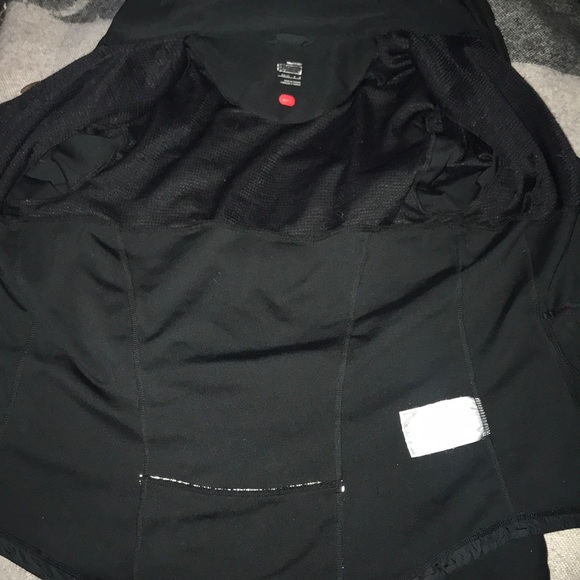 This is a nice dry fit nike jacket - Picture 3 of 4